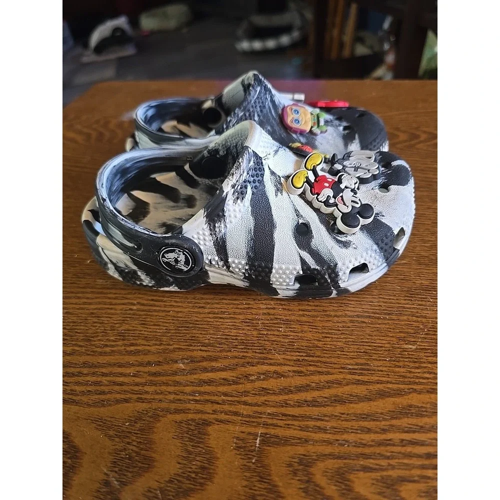 Crocs Clogs Junior Size 8 Slip On Shoes‎ Waterproof Washable White And Black